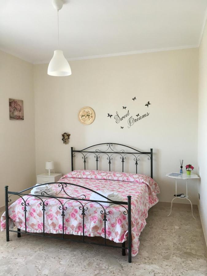 B&B Al Campanile Taranto Exterior photo