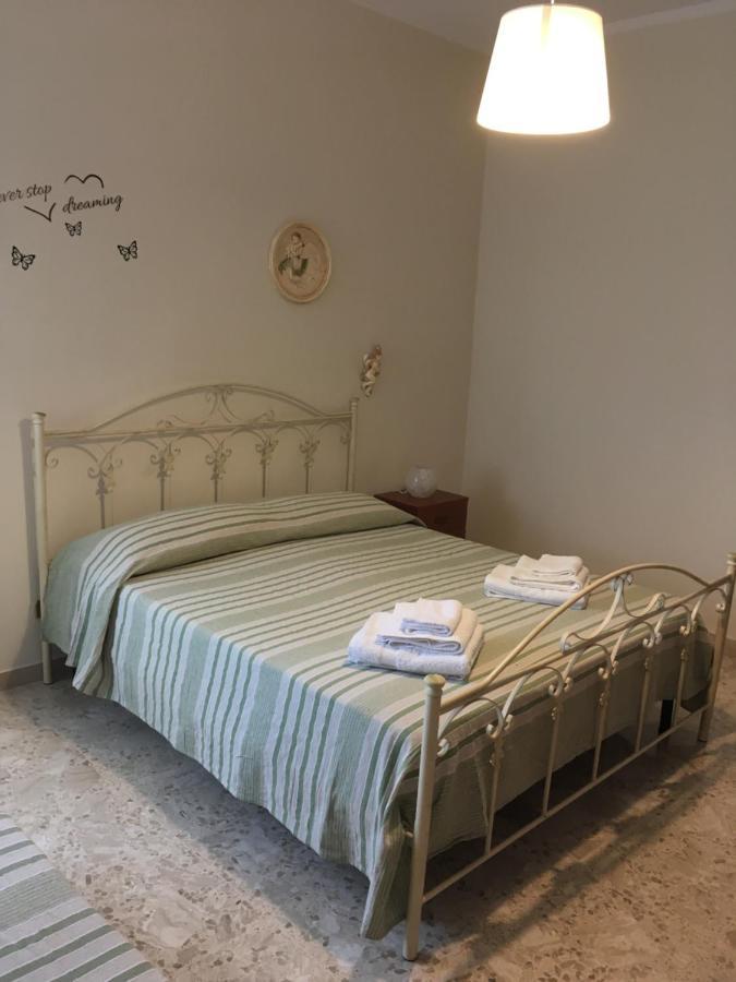 B&B Al Campanile Taranto Exterior photo